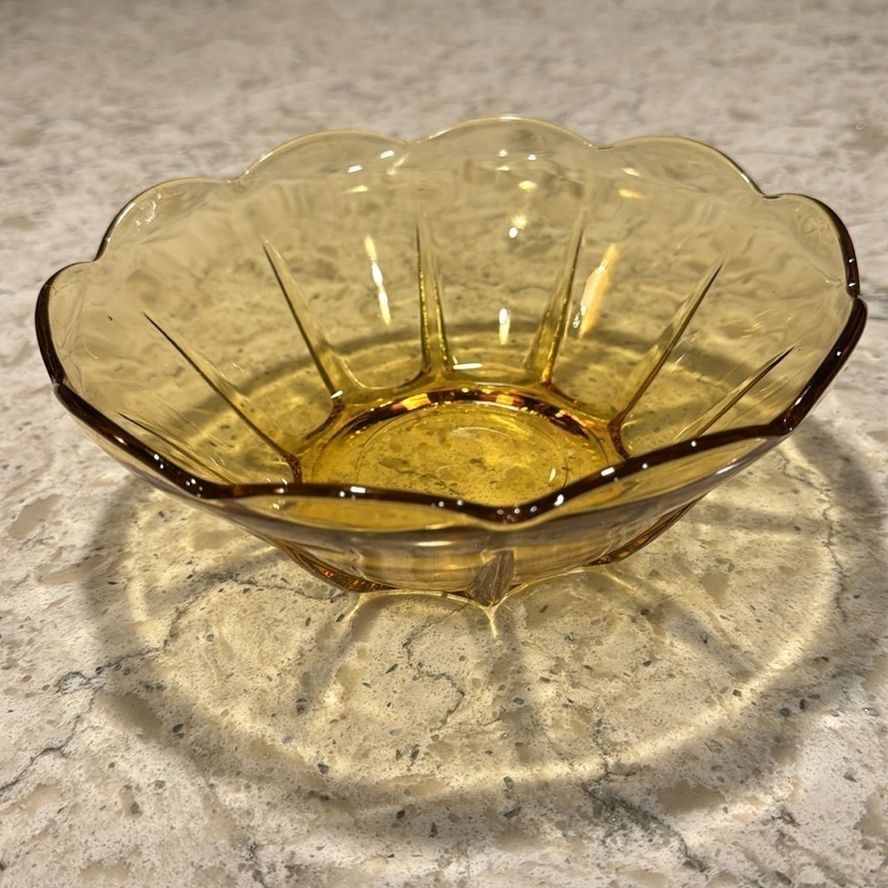 VINTAGE 1960’s~ANCHOR HOCKING~HONEY GOLD BOWL~ PANELED WITH SCALLOPED EDGE~G22